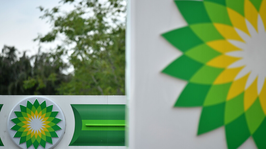 BP Reports A 5 7 Billion Annual Loss Its First In A Decade The New 