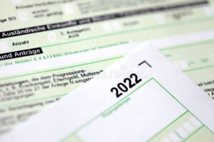 German Annual Income Tax Return Declaration And Calculator Lies On